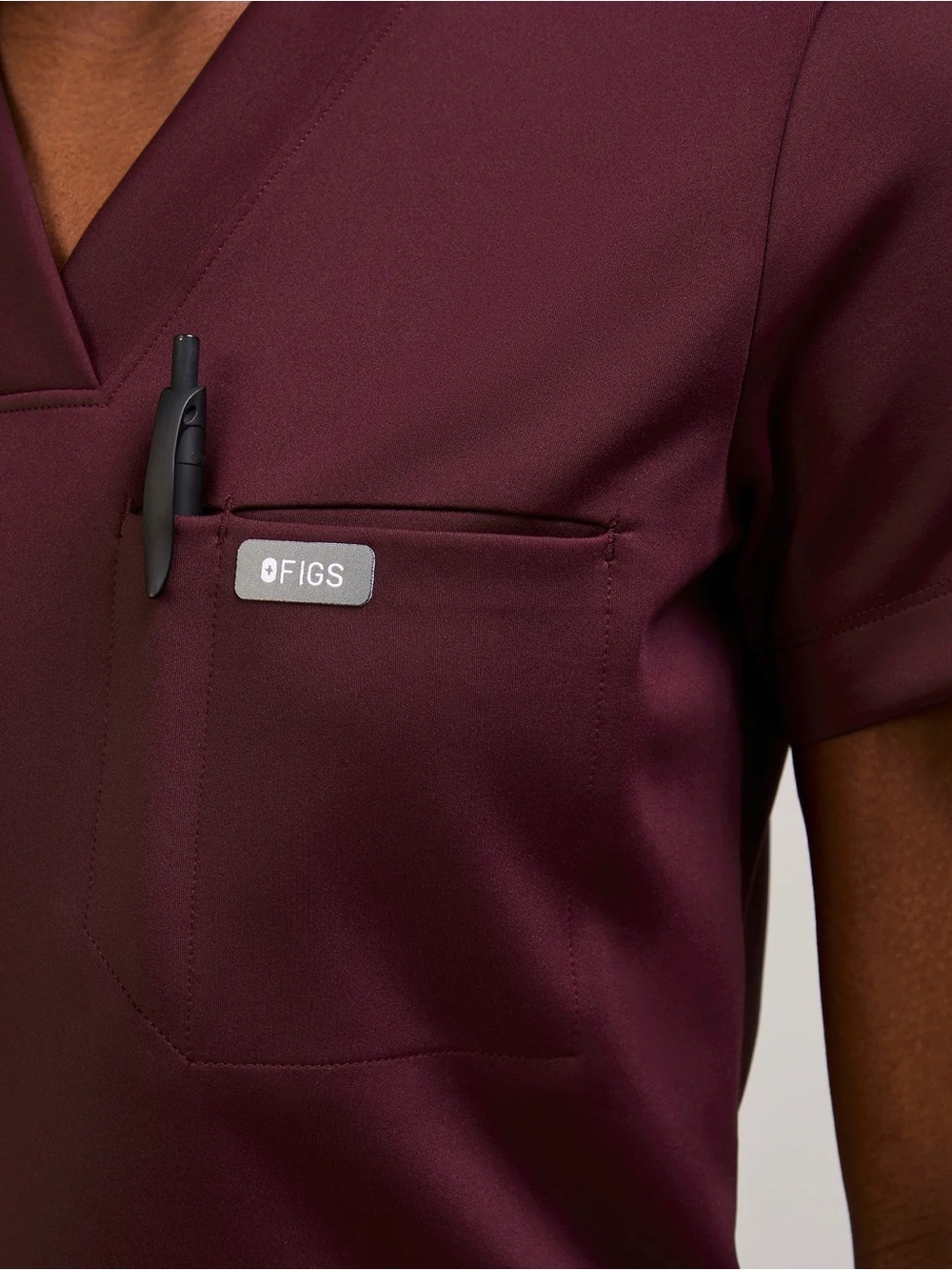 FIGS FORMx Women’s Size Small Sona V-Neck Scrub Top in Burgundy NWOT - Picture 6 of 11